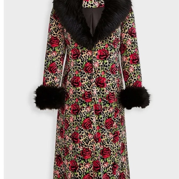 BETSEY JOHNSON/ TORRID AMAZING VELVET COAT Stunning . NWOT SZ 2 = (18-20) - Picture 4 of 6